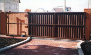 Kak-sdelat-sdvijnie-vorota-svoimi-rykami