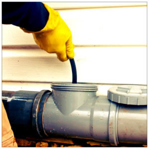 Santehnicheskii-tros-dlya-prochstki-kanalizacii-kak-vibrat