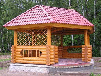 Беседка из оцилиндрованного бревна