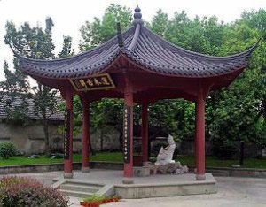 беседка с китайской крышей