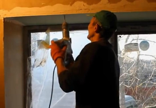 Дополнительное крепление на дюбеля