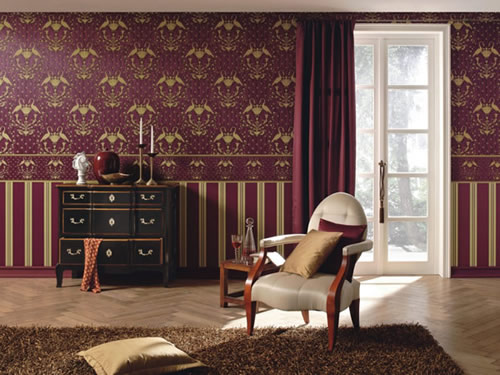 Два вида обоев в отделке одной стены