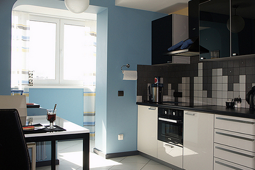 foto-kuhni=sovmeshennoy-s-lodjiey