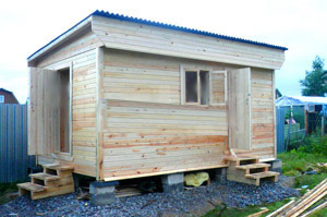 Хозяйственные постройки с односкатной крышей