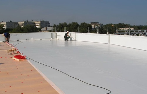 Гидроизоляция крыши с помощью кровельной мембраны