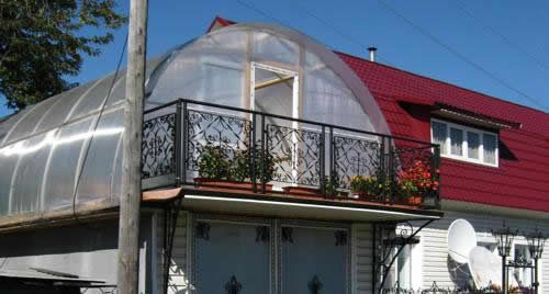 Поликарбонатная крыша на гараже