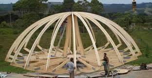 деревянный каркаса для купольной крыши