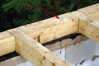 обустройство мауэрлата двускатной крыши