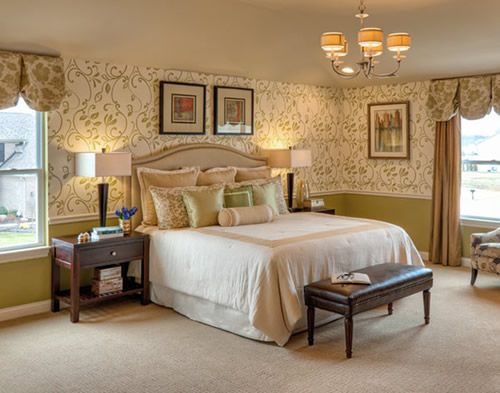 Окрашенная панель и обои