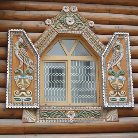 Деревянные резные ставни