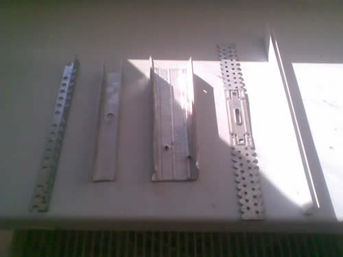 Виды металлических профилей для отделки откосов