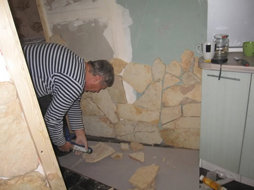 Установка декоративного камня