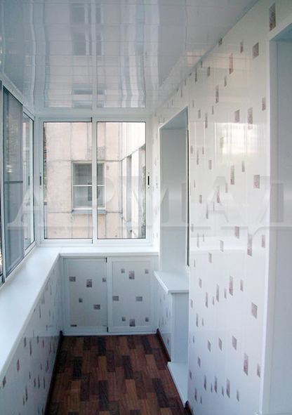 Как смотрятся глянцевые панели в лоджии