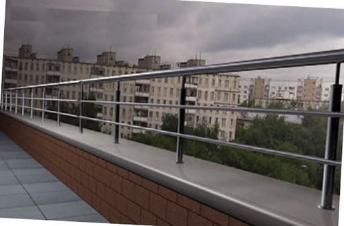 Дополнительное ограждение для низких парапетов 