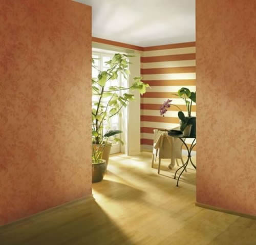 Поперечное расположение обоев при наклейке