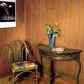 Вариант отделки прихожей вертикально расположенными панелями МДФ