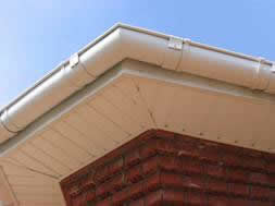 Подшивка фронтонного свеса