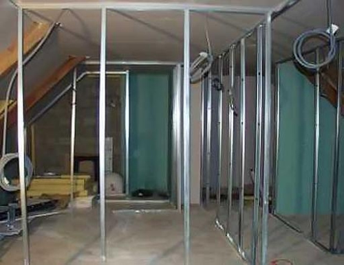 Установка перегородок с применением металлического профиля